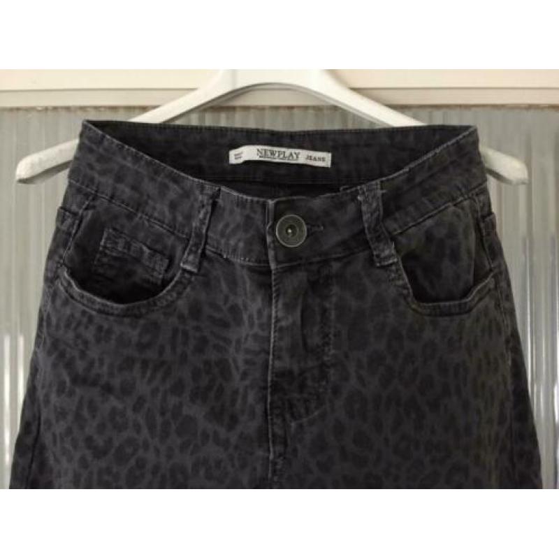 Leuke jeans, panterprint, maat 36