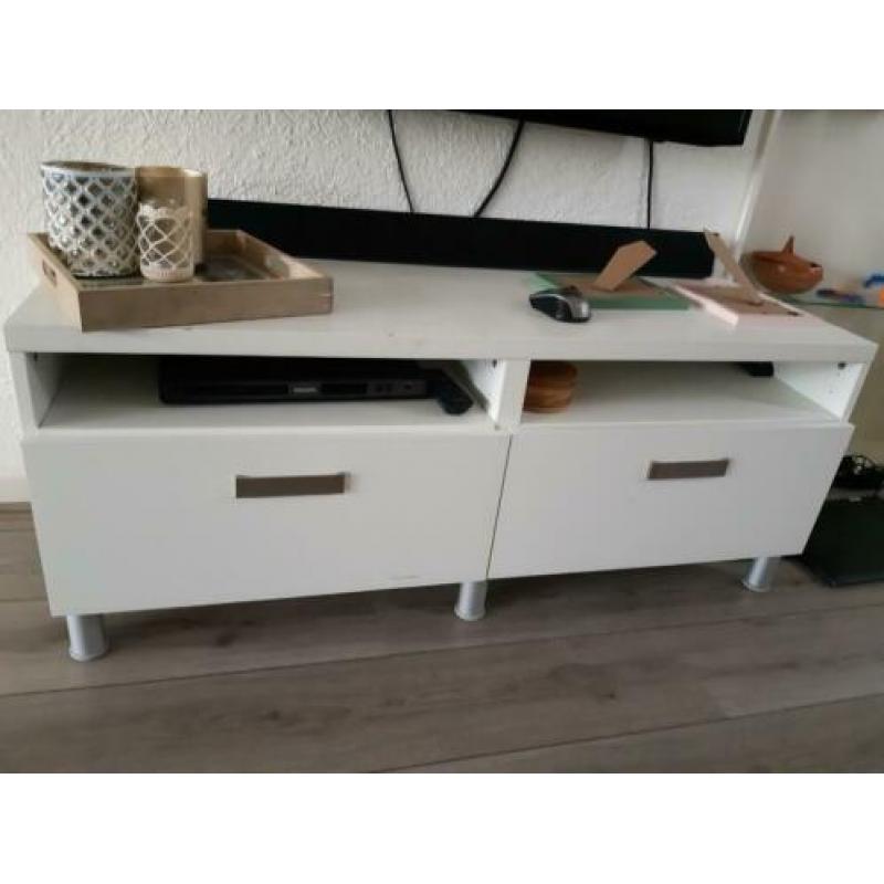 Mooi wit tv meubel/kastje