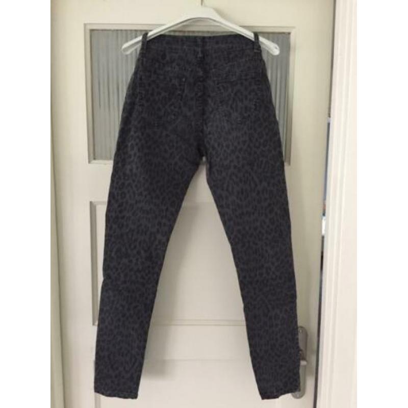 Leuke jeans, panterprint, maat 36
