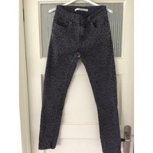 Leuke jeans, panterprint, maat 36