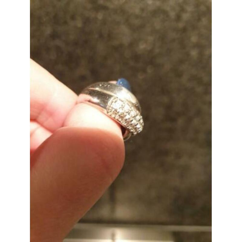 Zilveren ring van To Sento met zirkonias