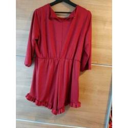 Mooie nieuwe rode jumpsuit/playsuit xl valt als maat 40