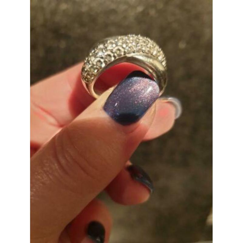 Zilveren ring van To Sento met zirkonias