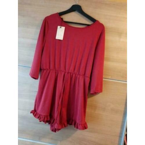 Mooie nieuwe rode jumpsuit/playsuit xl valt als maat 40