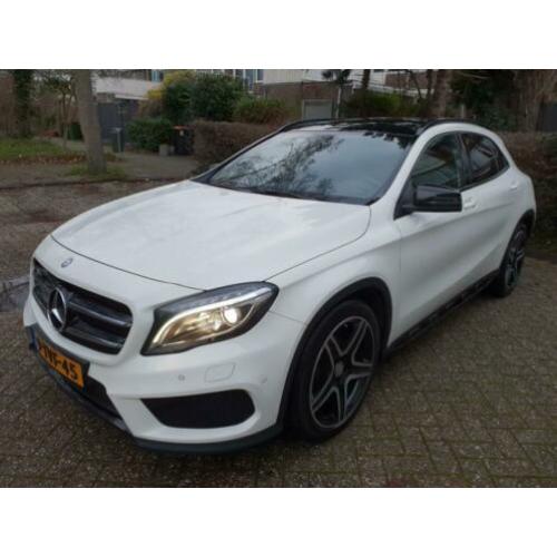 Mercedes Gla 200 AMG, NL, automaat, Panoramadak. Bomvol