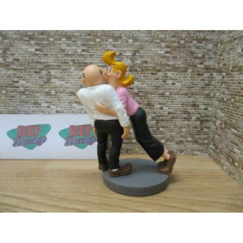 beeldje suske en wiske, tante sidonia 17 cm hoog