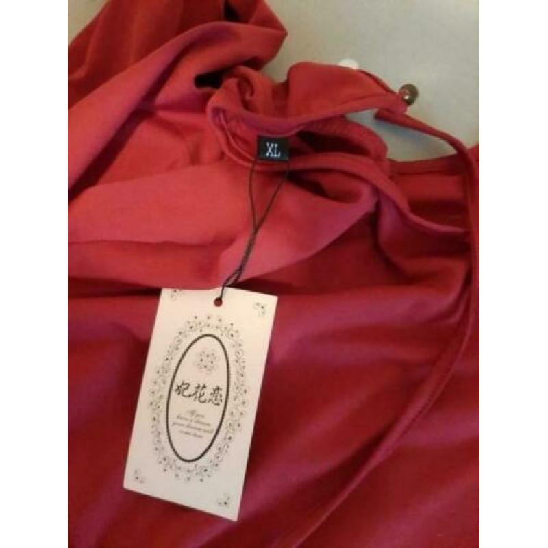 Mooie nieuwe rode jumpsuit/playsuit xl valt als maat 40