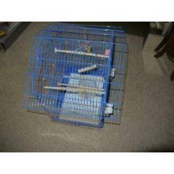 Vogelkooi groot met voerbakjes en badje