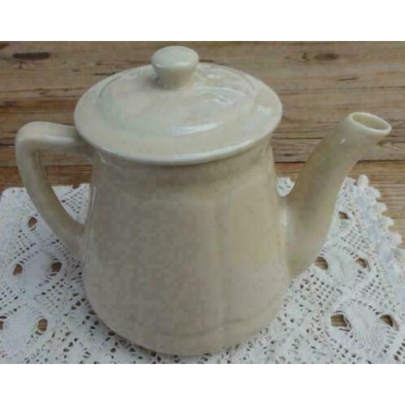 Brocante lichtgeel / creme theepotje