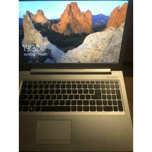 Lenovo laptop zwart zilver. 256ssd plus nog 32gb geheugen