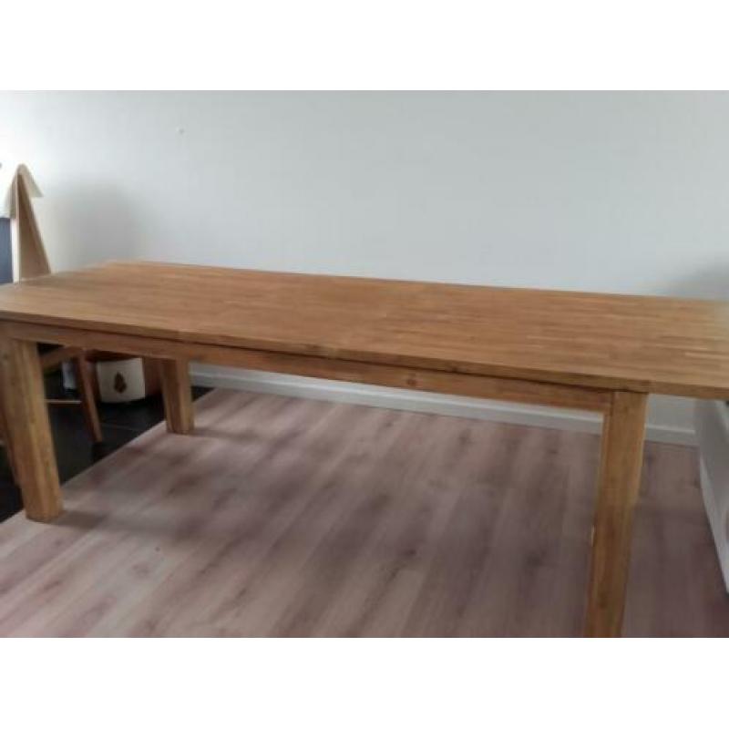 Zeer stevig TEAK tafel met zes bijpassende TEAK stoelen
