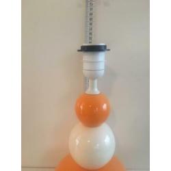 Tafellamp ‘bollen’ van aardewerk, oranje/wit 70’s feel