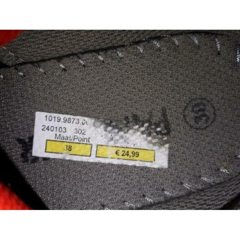 Panther voetbalschoenen maat 38 + beenbeschermers