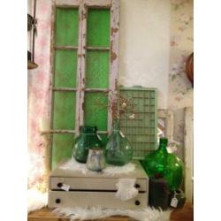 Brocante oude ijzeren kroepoekblikken