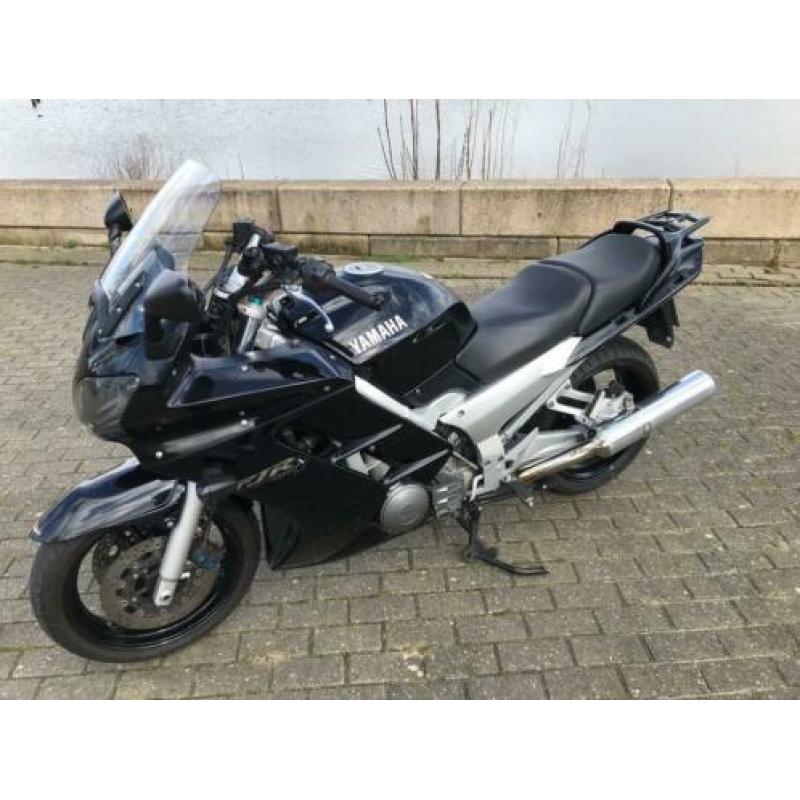 Yamaha fjr 1300 met slechts 57000 km in zeer mooie staat