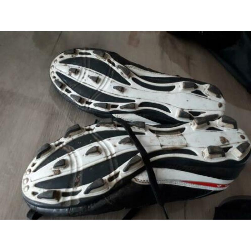 Panther voetbalschoenen maat 38 + beenbeschermers
