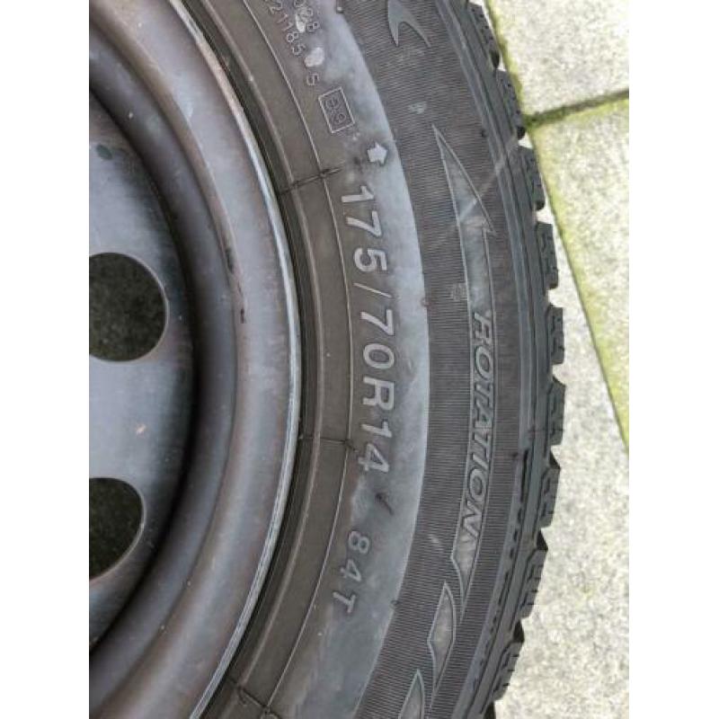 Bridgestone Winterbanden 175/70R14 op velg