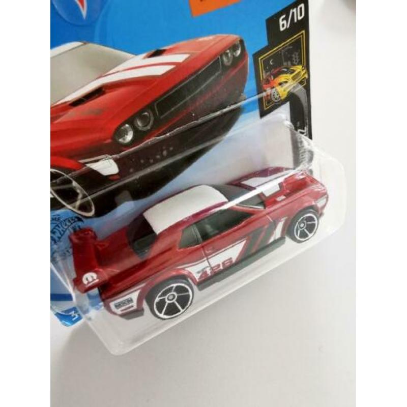 Hot Wheels Dodge Challenger Drift Car (Q-case 2019)