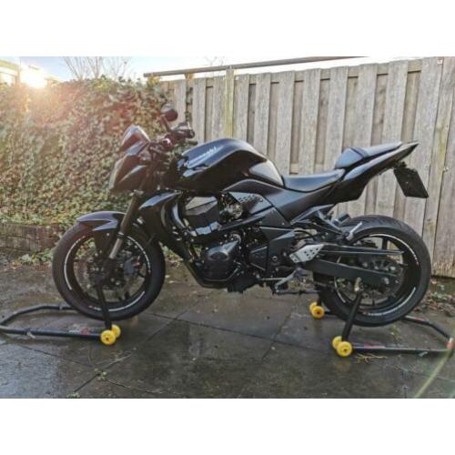 Nette Kawasaki z750 met SC project