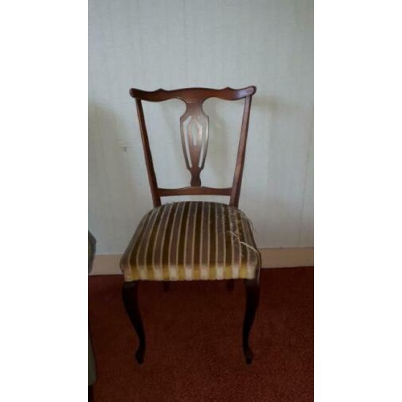Antieke stoelen