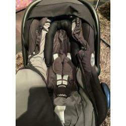 Maxi cosi Cabrio fix. Inclusief heerlijke voetenzak