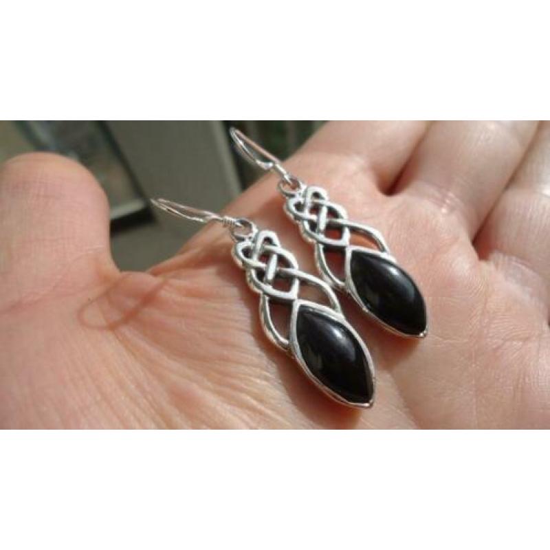 925 zilver oorbellen met onyx en keltische knopen - Vanoli