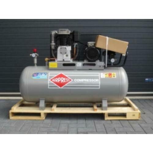Actie!! Airpress HK 700-300/5,5 Pk/300 Liter ketel!!