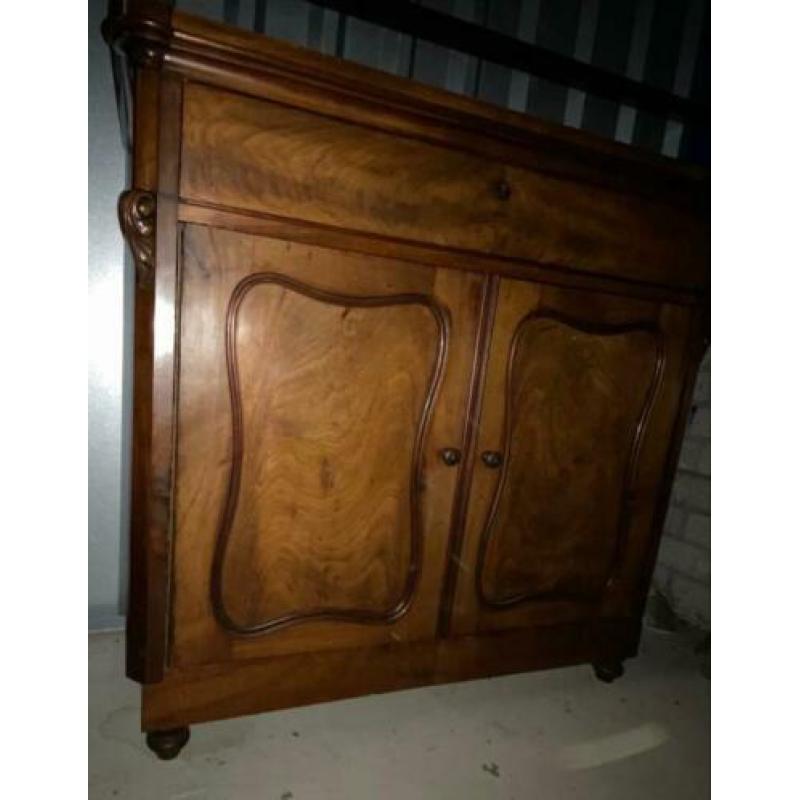 Antieke dressoir
