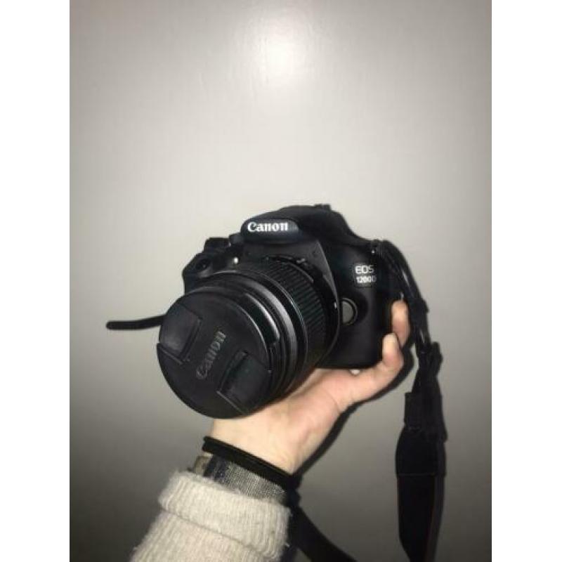 Canon EOS1200D || 18-55mm incl. tas
