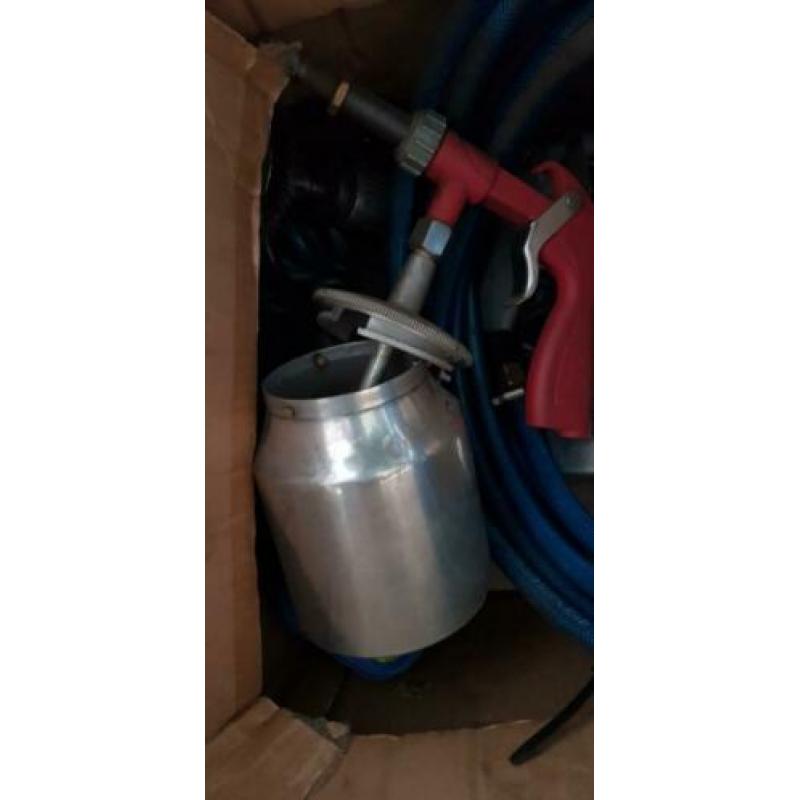 Compressor tools zandstraal blaster, slangen enz