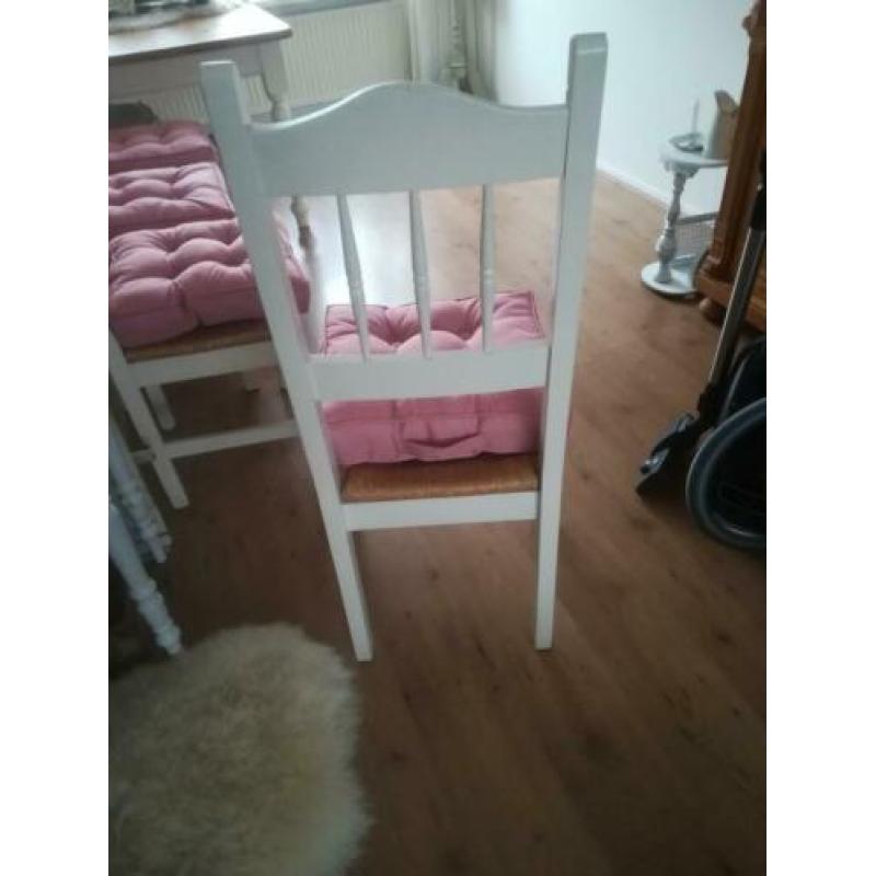 Brocante eetkamer stoelen