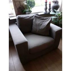 Mooie bank met bijbehorende loveseat
