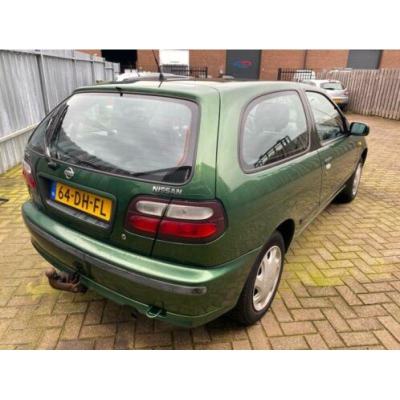 Nissan Almera 1.6 Automaat en Airco