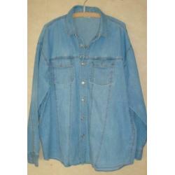 2 spijker/denim blouses 1 met drukkers en 1 met knopen XL