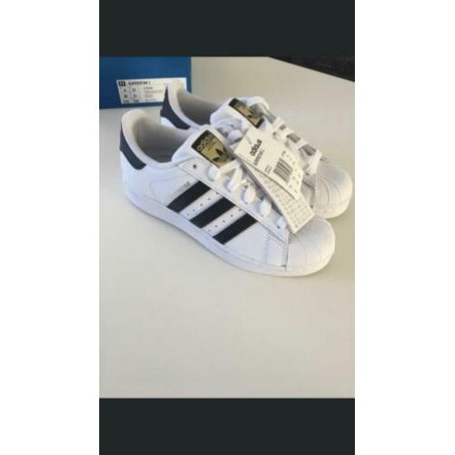 Adidas superstar 37,5 NIEUW IN DOOS