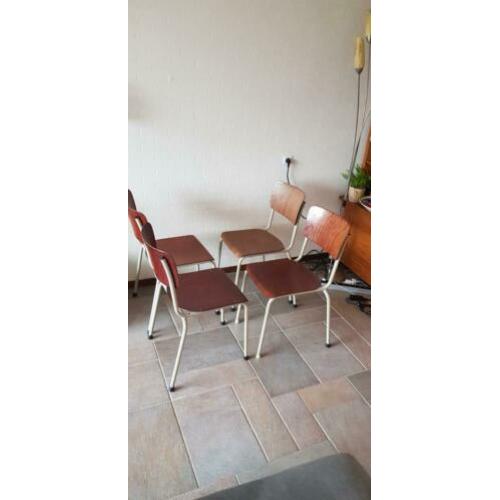 leuke set schoolstoelen stapelstoelen normale zithoogte