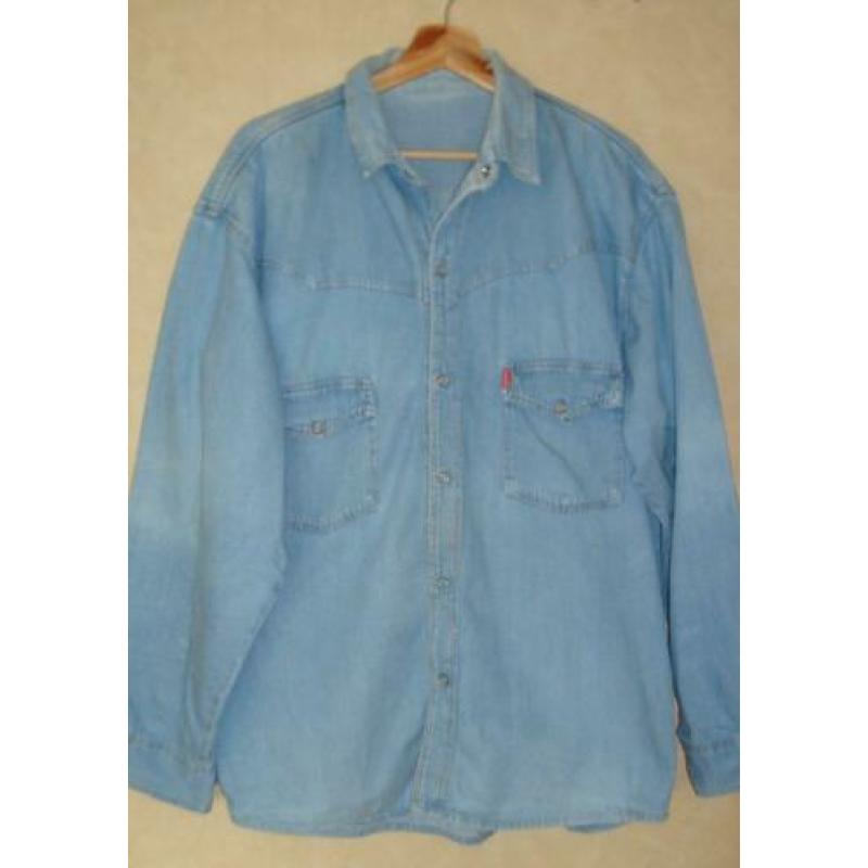 2 spijker/denim blouses 1 met drukkers en 1 met knopen XL