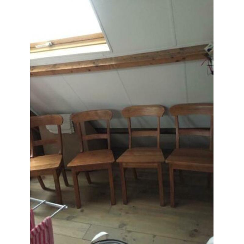 Eetkamer stoelen van teak hout
