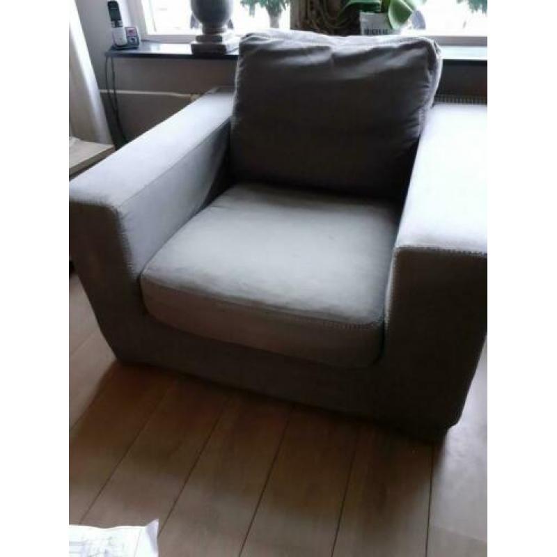 Mooie bank met bijbehorende loveseat