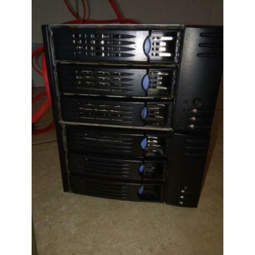Disk-bay array 2x3 disks sata