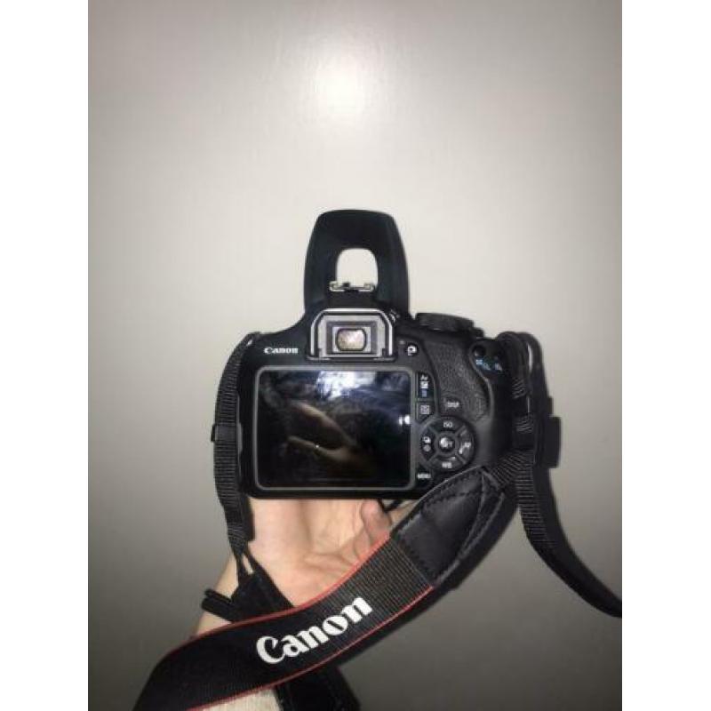 Canon EOS1200D || 18-55mm incl. tas