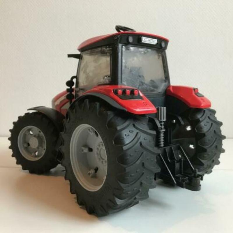 Bruder tractor Massey Ferguson en aanhanger met schotten