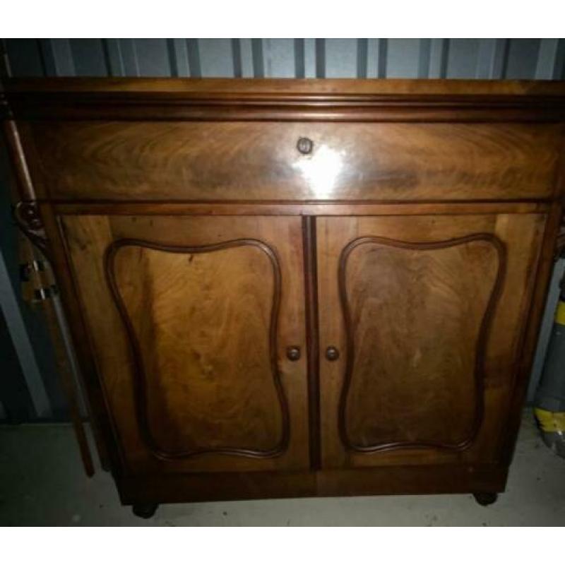 Antieke dressoir