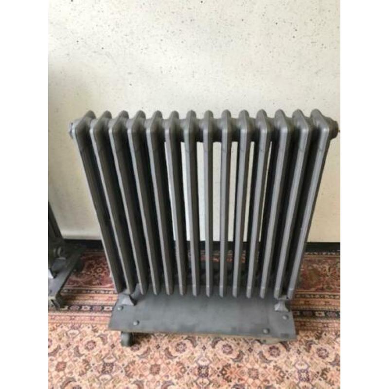 gietijzeren radiator art deco 14