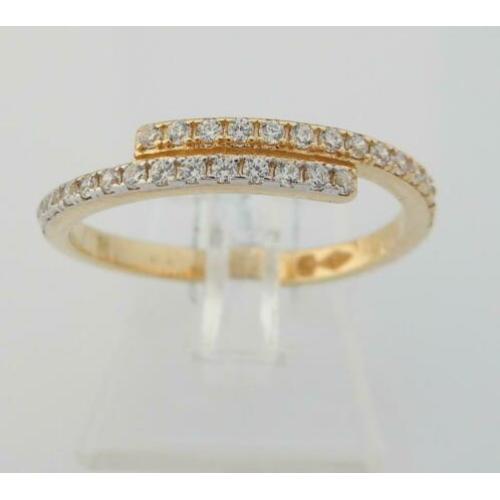 14 karaat Gouden Bicolor Slag-Ring Witte Saffieren M17.75