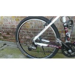 Mountainbike, dames, bij Drenth In- en Verkoop Veendam