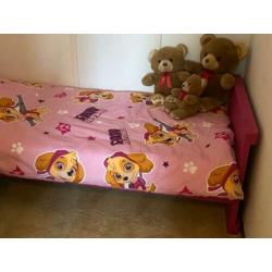 Bed incl matras nieuw