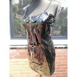 Super gave stevige lakjurk zwart L + M € 25.00 p. st.