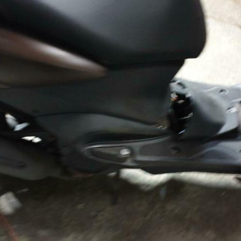 Yamaha Neo's 4-takt opknapper/schade scooter.