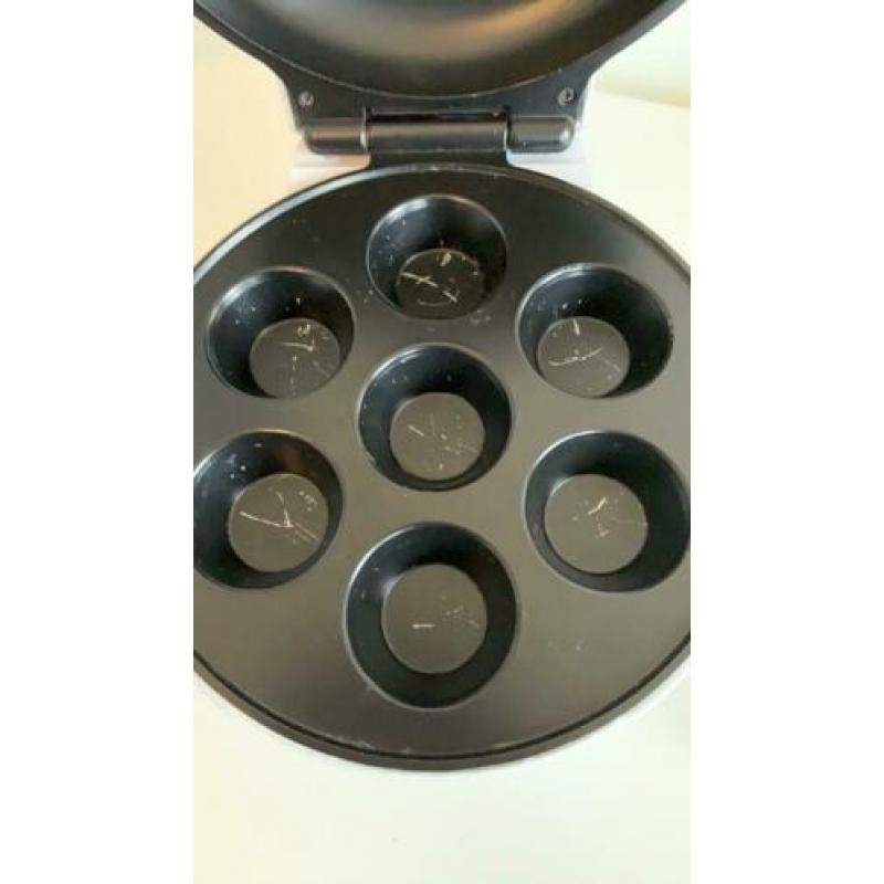 Cupcake maker en standaard.